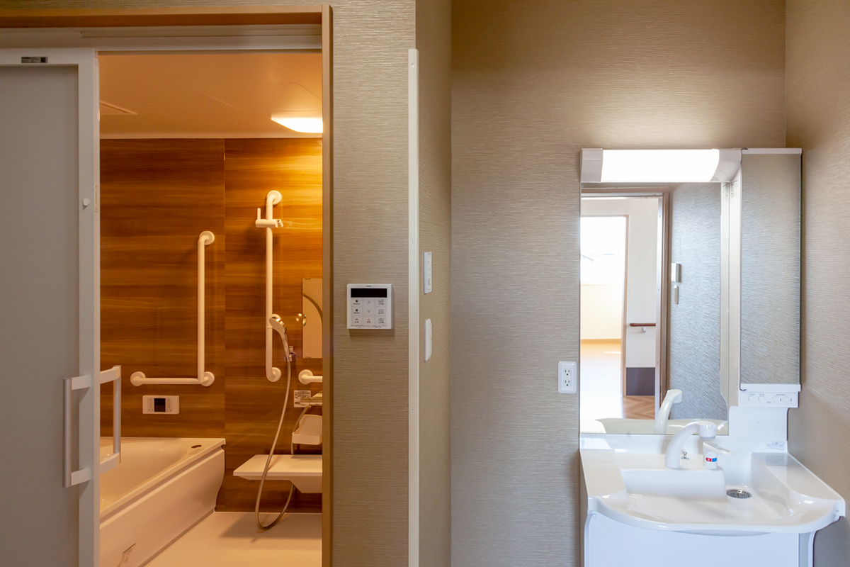 2F バス・トイレ